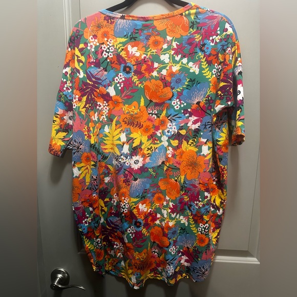 LuLaRoe Size XS Short Sleeve Floral Tee EUC - Picture 2 of 5